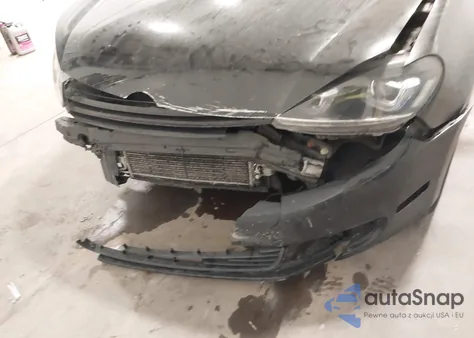 2010 Volkswagen Golf 2-Door z USA, uszkodzony, nr VIN WVWAA7AJ0AW093022